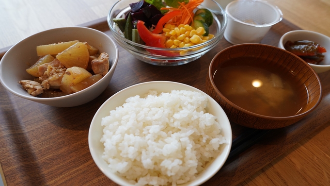 【朝食付】有機野菜を使った和食ビュッフェ！【アパは映画もアニメも見放題】